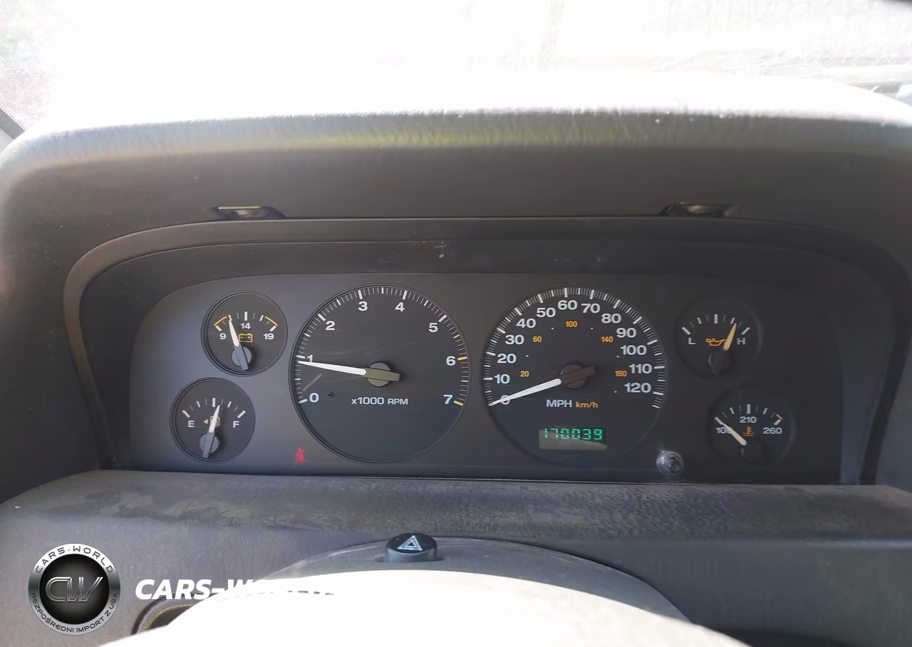 2002 Jeep Grand Cherokee Laredo VIN:1J4GW48NX2C199428 - 7