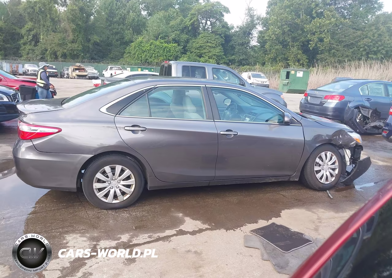 2015 Toyota Camry Le VIN:4T1BF1FK5FU985513 - 13