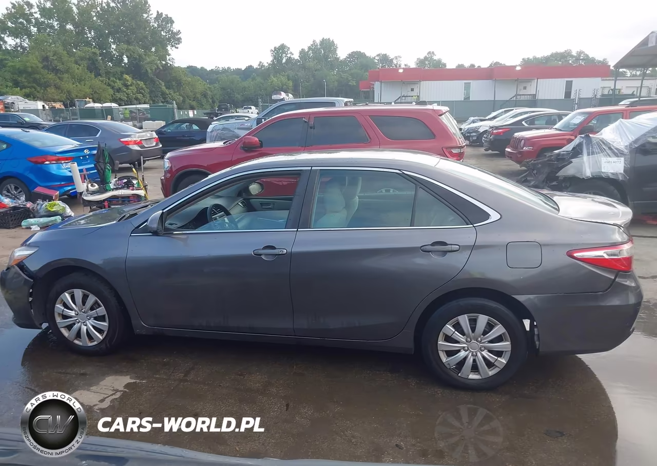 2015 Toyota Camry Le VIN:4T1BF1FK5FU985513 - 14