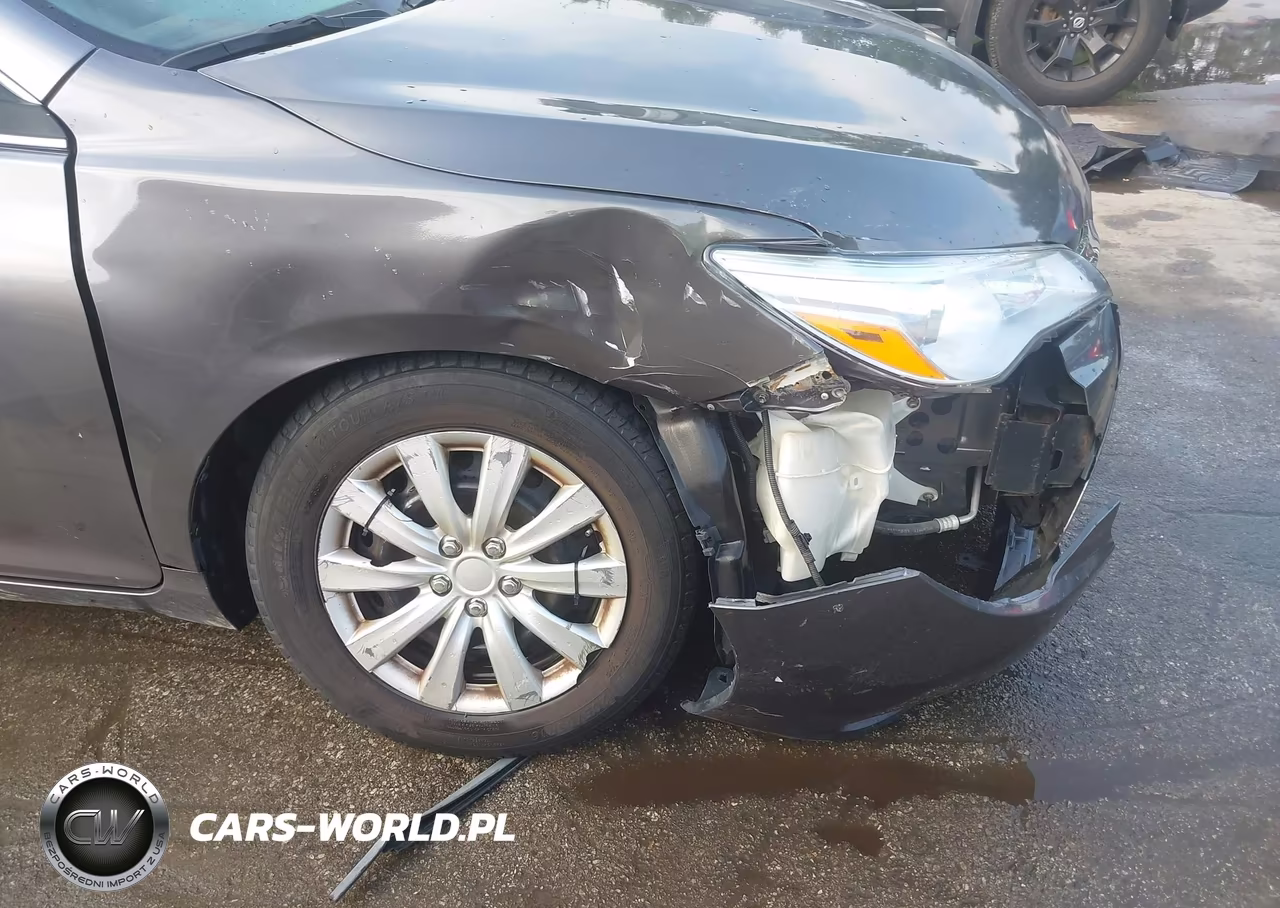 2015 Toyota Camry Le VIN:4T1BF1FK5FU985513 - 6