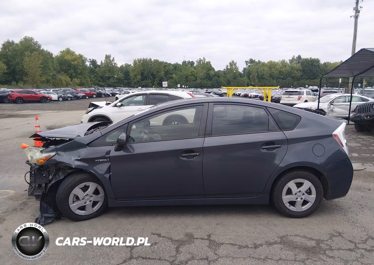2011 Toyota Prius Two VIN:JTDKN3DU5B5356071 - 14