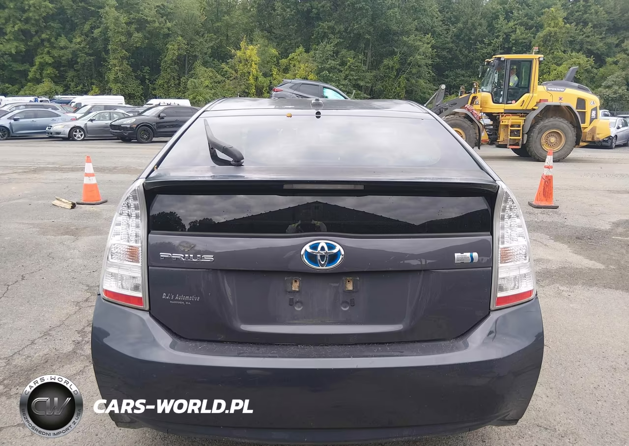 2011 Toyota Prius Two VIN:JTDKN3DU5B5356071 - 16