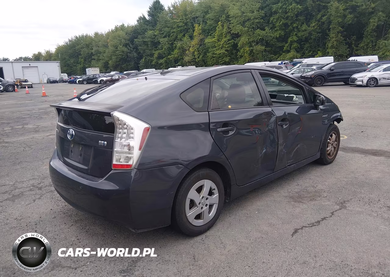 2011 Toyota Prius Two VIN:JTDKN3DU5B5356071 - 4