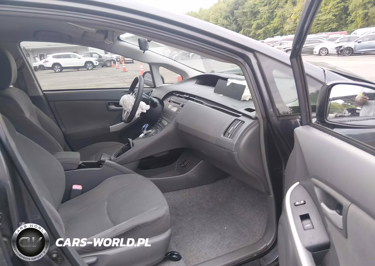 2011 Toyota Prius Two VIN:JTDKN3DU5B5356071 - 5