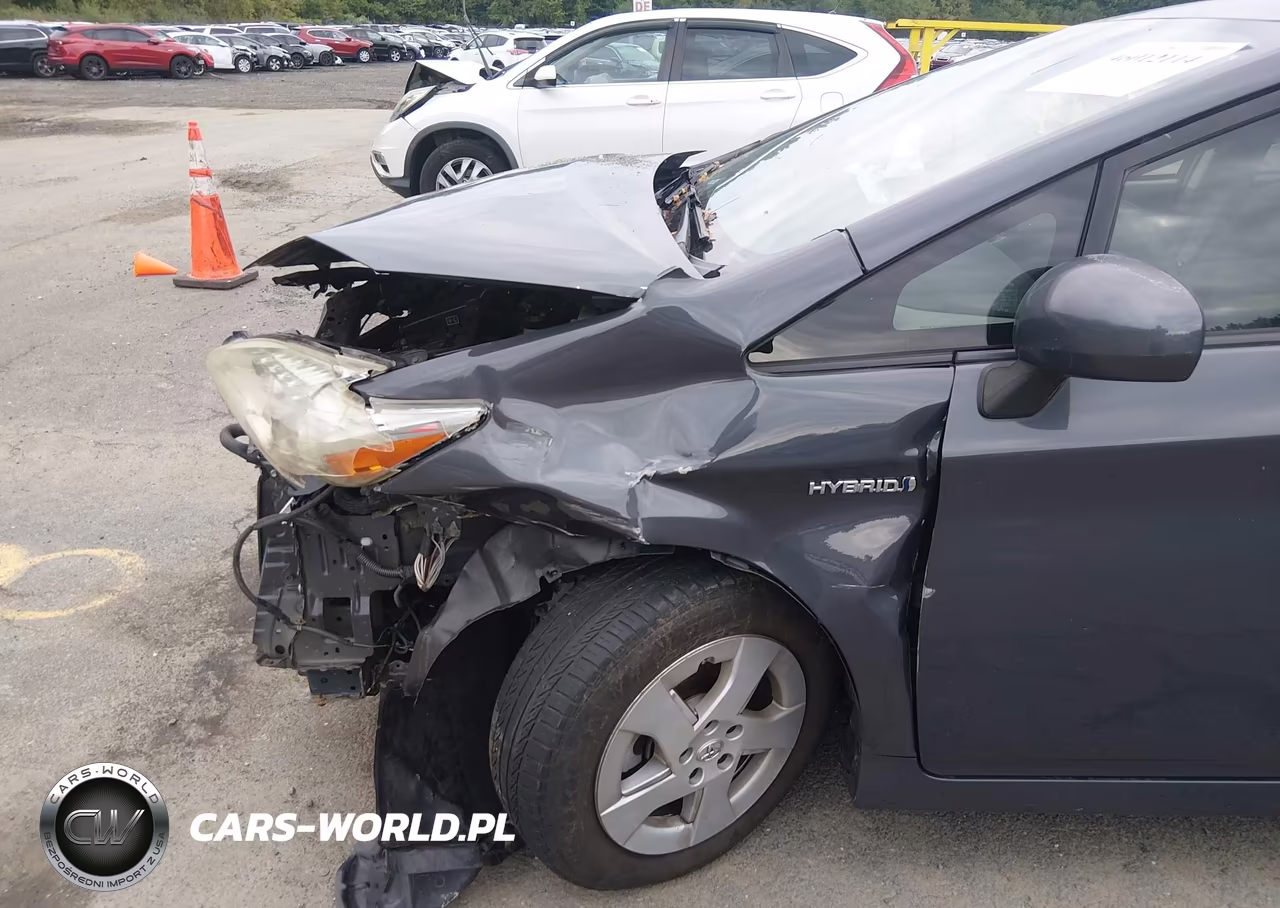 2011 Toyota Prius Two VIN:JTDKN3DU5B5356071 - 6