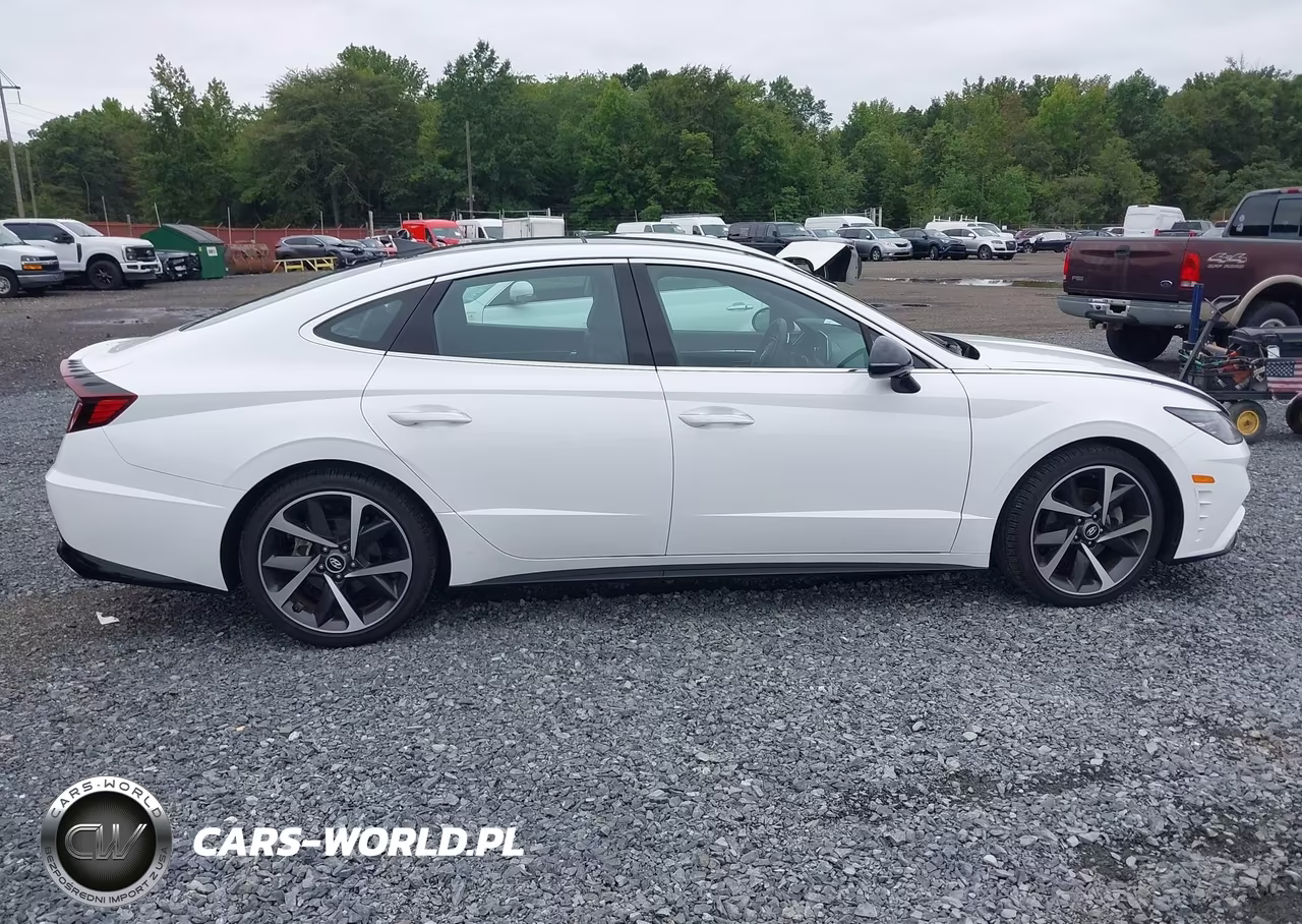 2023 Hyundai Sonata Sel Plus VIN:KMHL44J27PA327083 - 13
