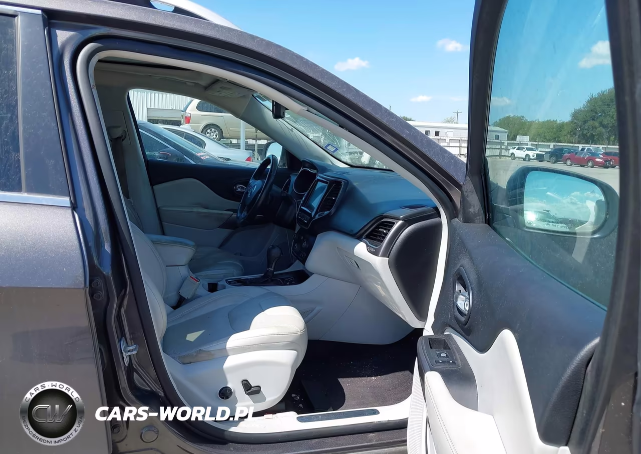 2019 Jeep Cherokee Overland Fwd VIN:1C4PJLJNXKD190456 - 5