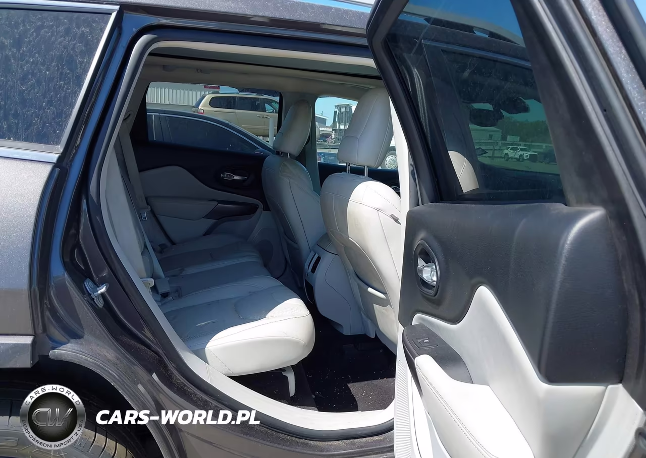 2019 Jeep Cherokee Overland Fwd VIN:1C4PJLJNXKD190456 - 8