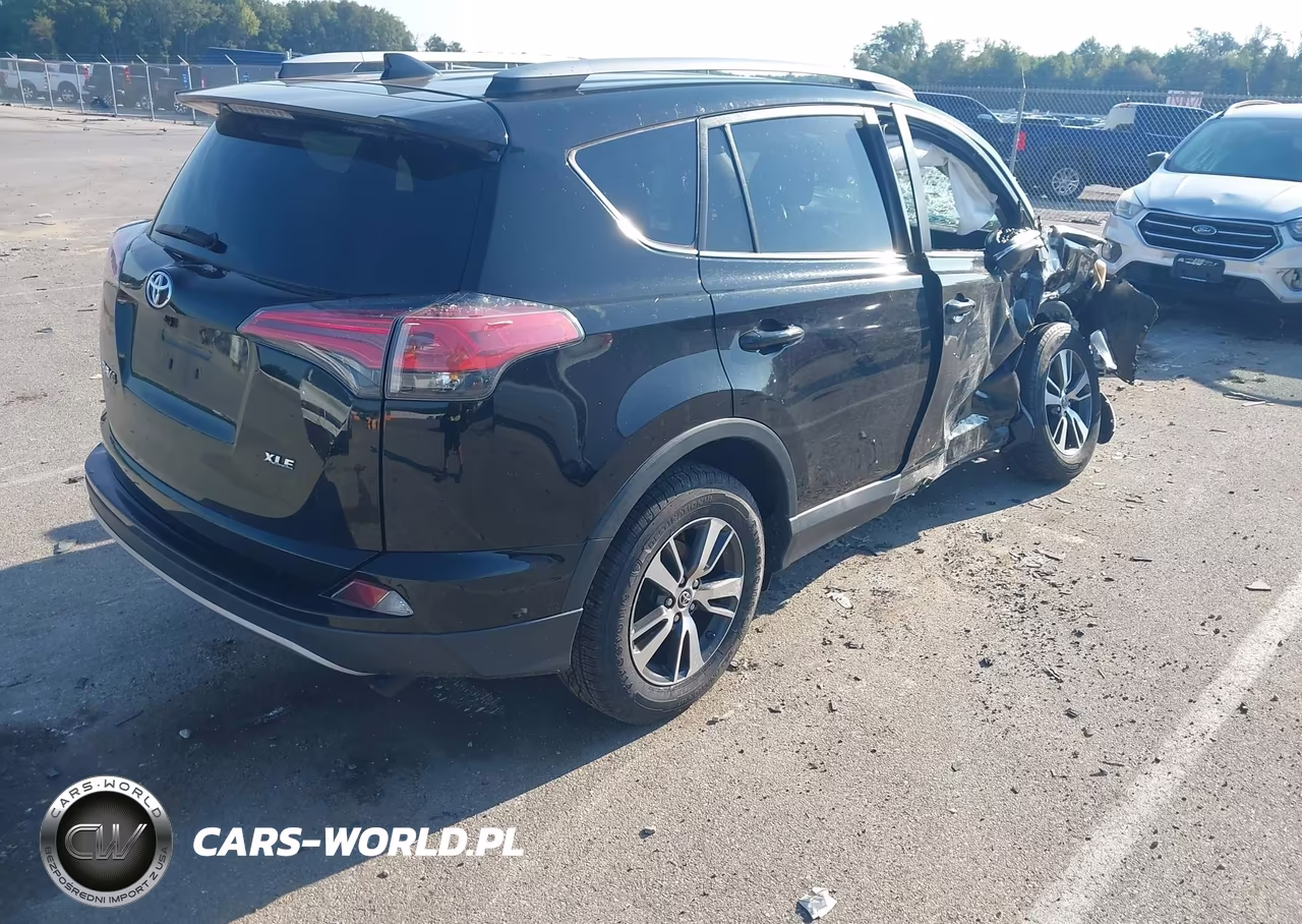 2018 Toyota Rav4 Xle VIN:2T3WFREV8JW408650 - 4