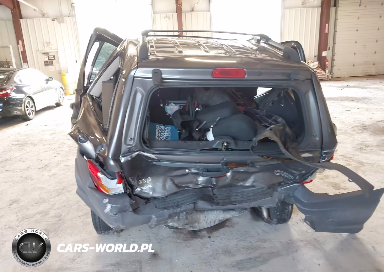 2004 Jeep Grand Cherokee Laredo VIN:1J4GW48S14C221180 - 6