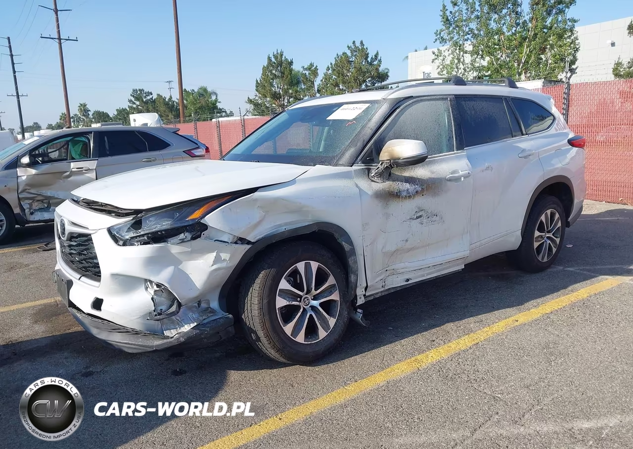 2022 Toyota Highlander Xle VIN:5TDHZRAH5NS548338 - 2