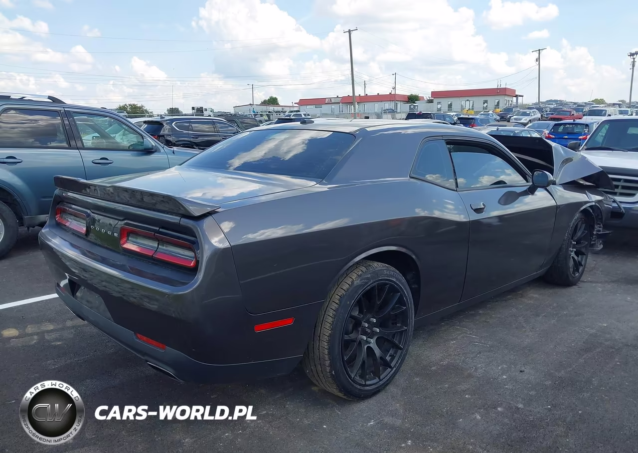 2019 Dodge Challenger Sxt VIN:2C3CDZAG8KH751366 - 4