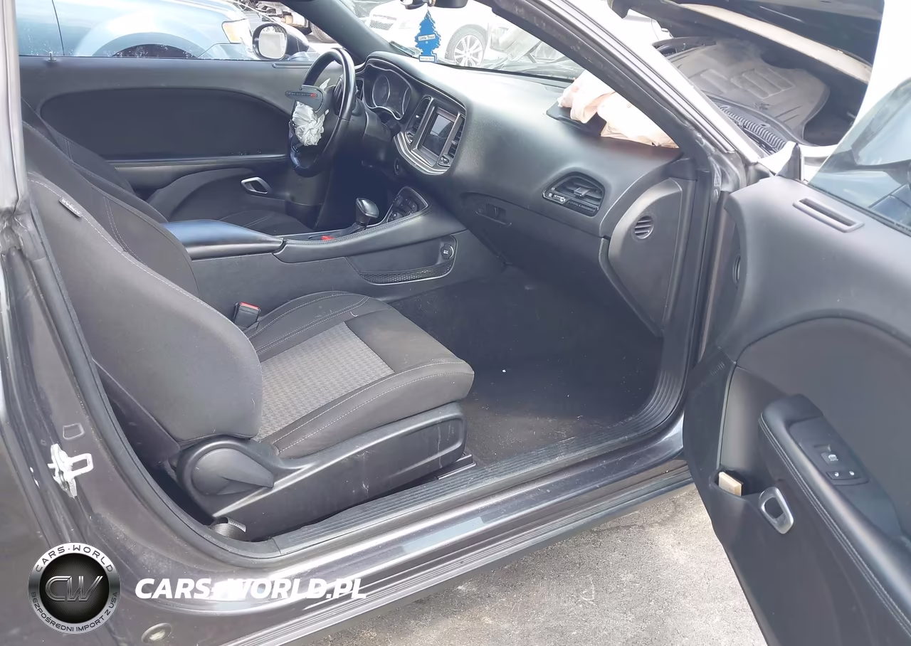 2019 Dodge Challenger Sxt VIN:2C3CDZAG8KH751366 - 5
