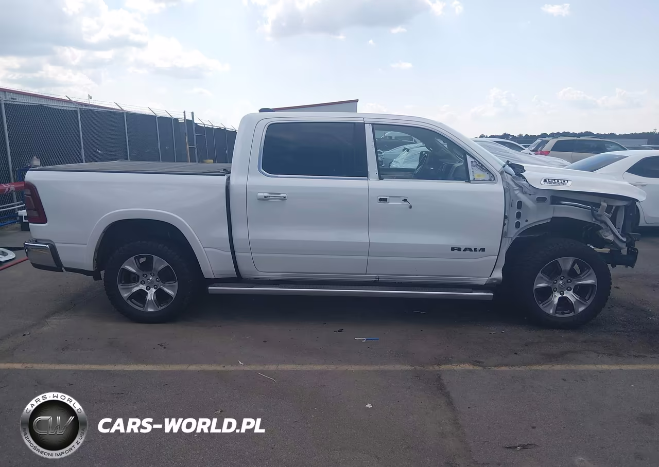 2019 Ram 1500 Laramie VIN:1C6SRFJT0KN553187 - 14
