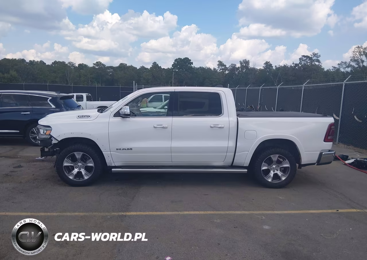 2019 Ram 1500 Laramie VIN:1C6SRFJT0KN553187 - 15