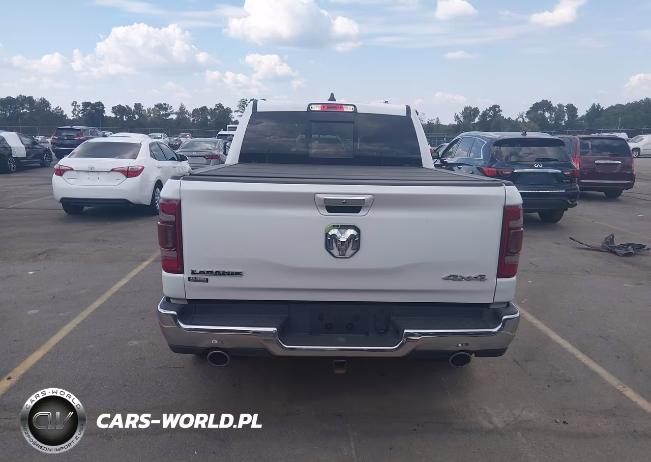 2019 Ram 1500 Laramie VIN:1C6SRFJT0KN553187 - 17