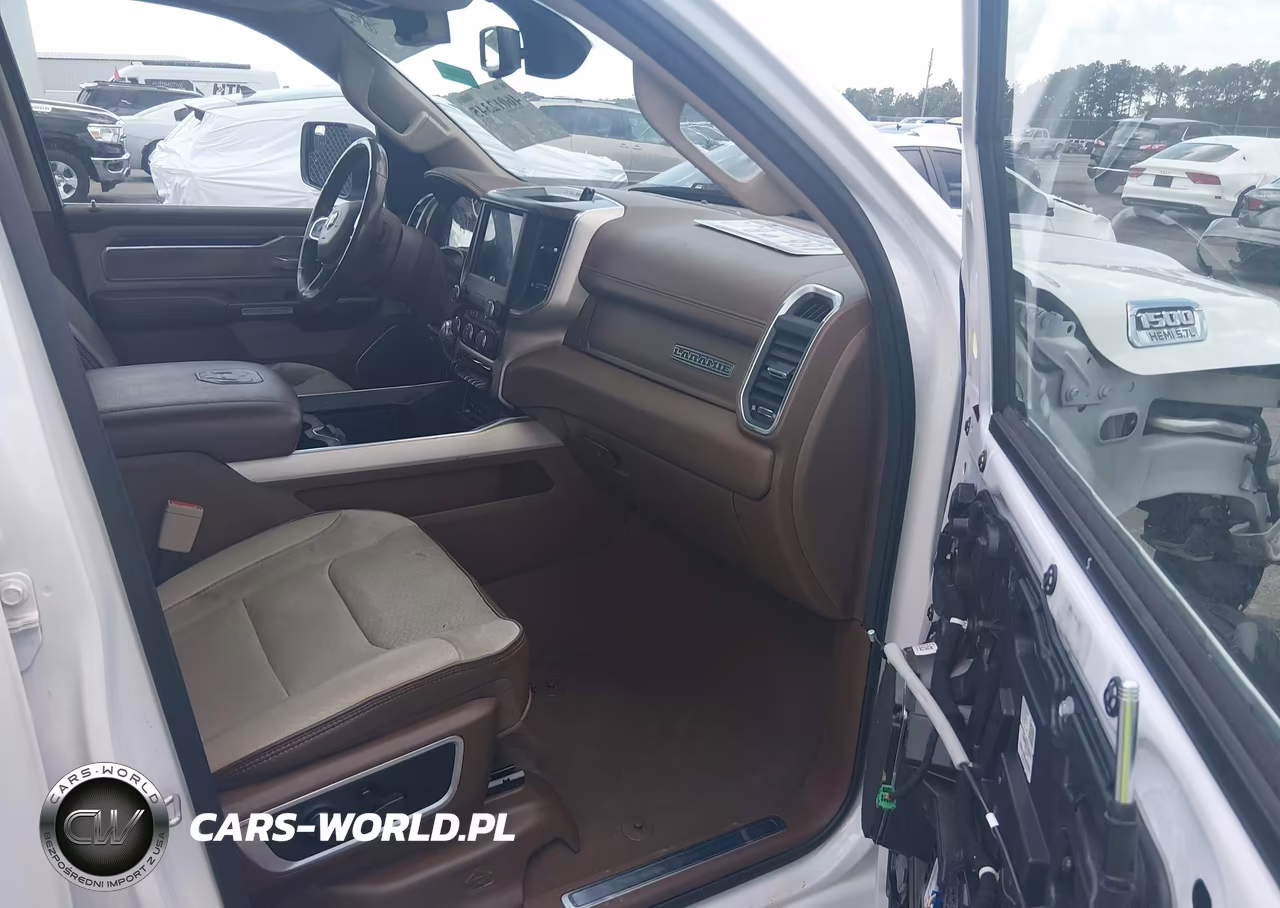 2019 Ram 1500 Laramie VIN:1C6SRFJT0KN553187 - 5