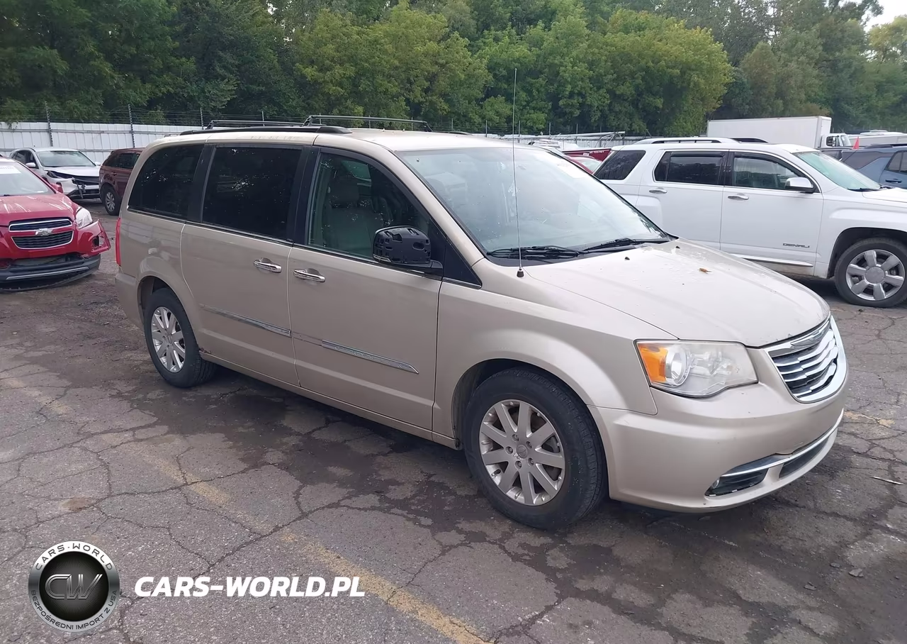 2012 Chrysler Town & Country Touring-L – zdjęcie 1 z 15