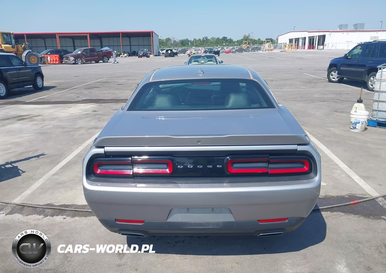 2018 Dodge Challenger Sxt Plus VIN:2C3CDZAG9JH252669 - 15