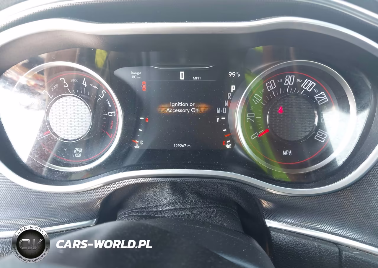 2018 Dodge Challenger Sxt Plus VIN:2C3CDZAG9JH252669 - 5