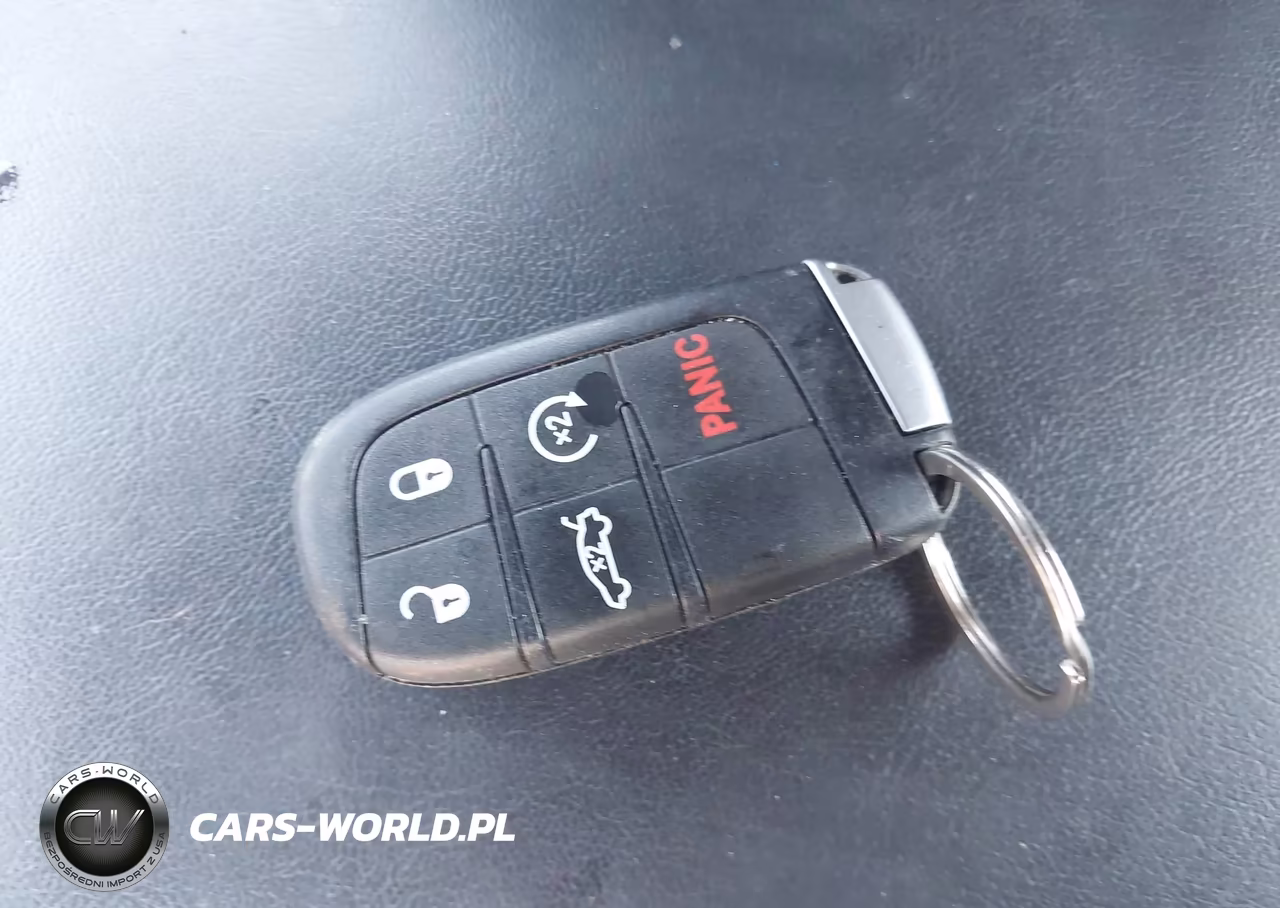 2018 Dodge Challenger Sxt Plus VIN:2C3CDZAG9JH252669 - 9