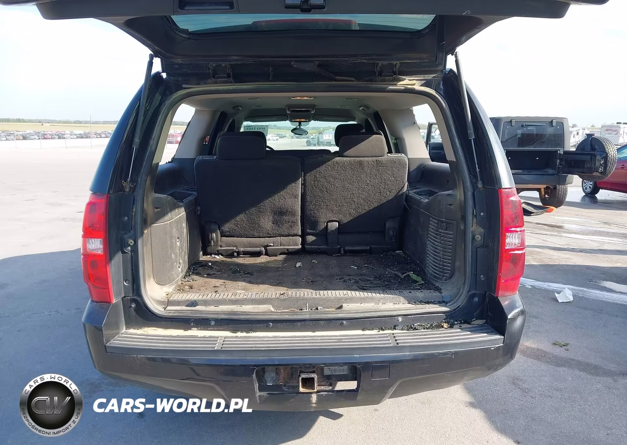 2010 Chevrolet Suburban 1500 Ls VIN:1GNUCHE0XAR240211 - 17