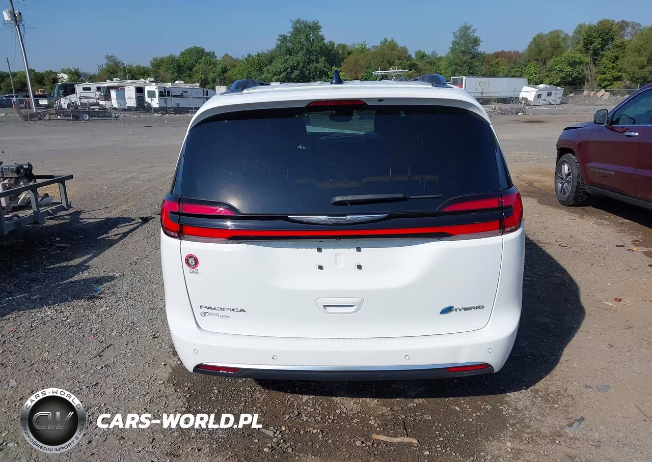2023 Chrysler Pacifica Hybrid Pinnacle VIN:2C4RC1N76PR543377 - 17
