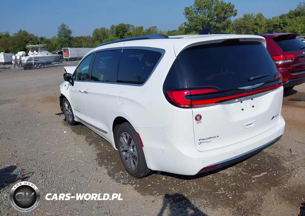 2023 Chrysler Pacifica Hybrid Pinnacle VIN:2C4RC1N76PR543377 - 3