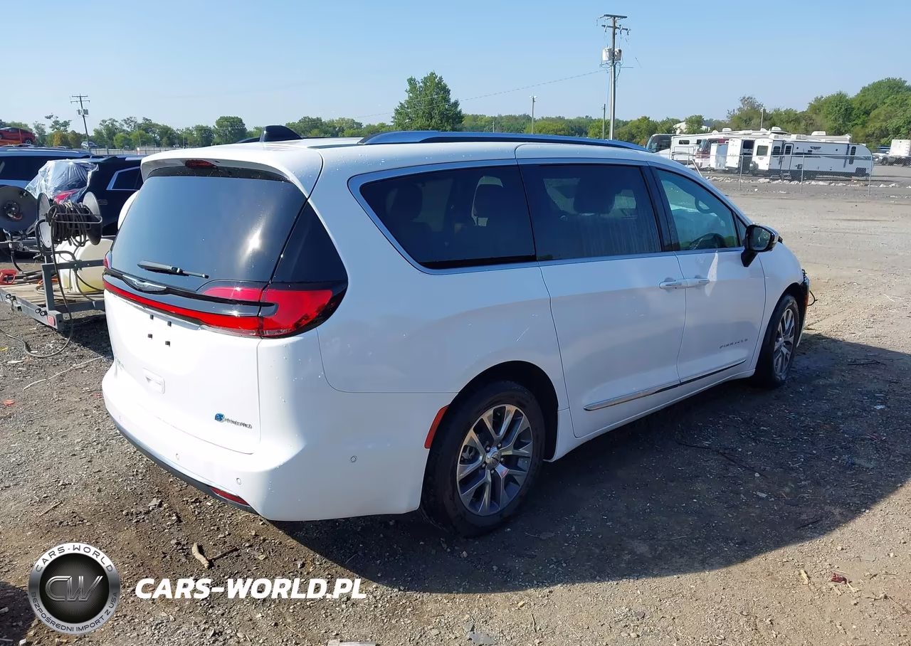 2023 Chrysler Pacifica Hybrid Pinnacle VIN:2C4RC1N76PR543377 - 4