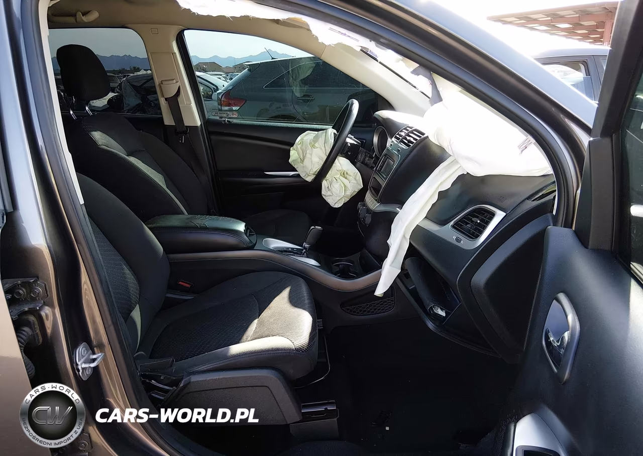 2018 Dodge Journey Se VIN:3C4PDCAB8JT347651 - 5