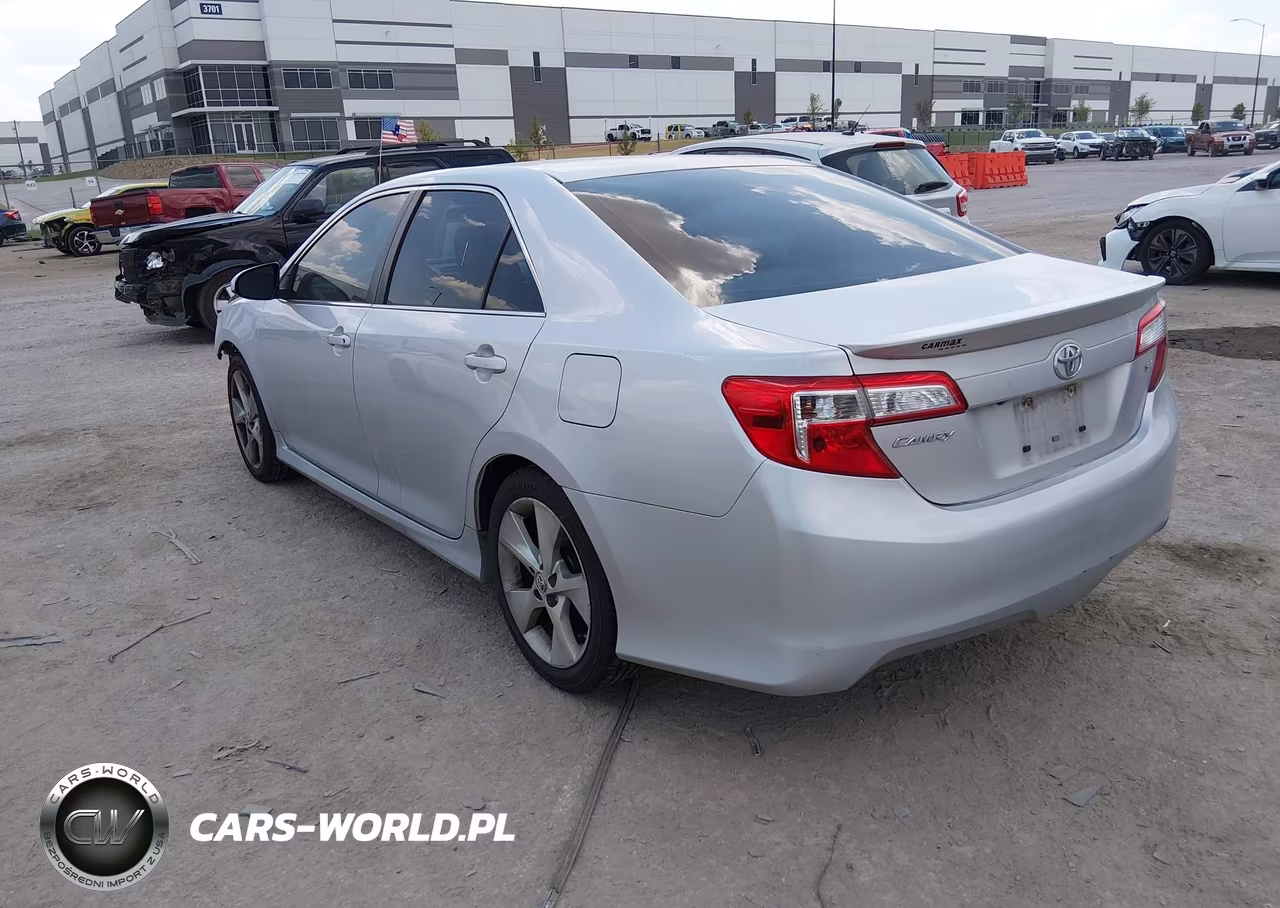 2014 Toyota Camry Se Sport VIN:4T1BF1FKXEU386783 - 3