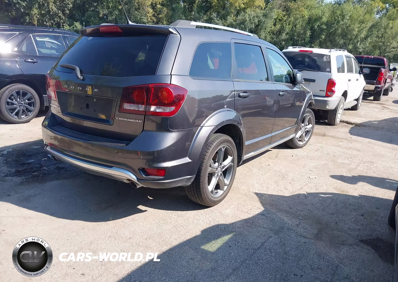 2017 Dodge Journey Crossroad Plus Awd VIN:3C4PDDGGXHT706288 - 4
