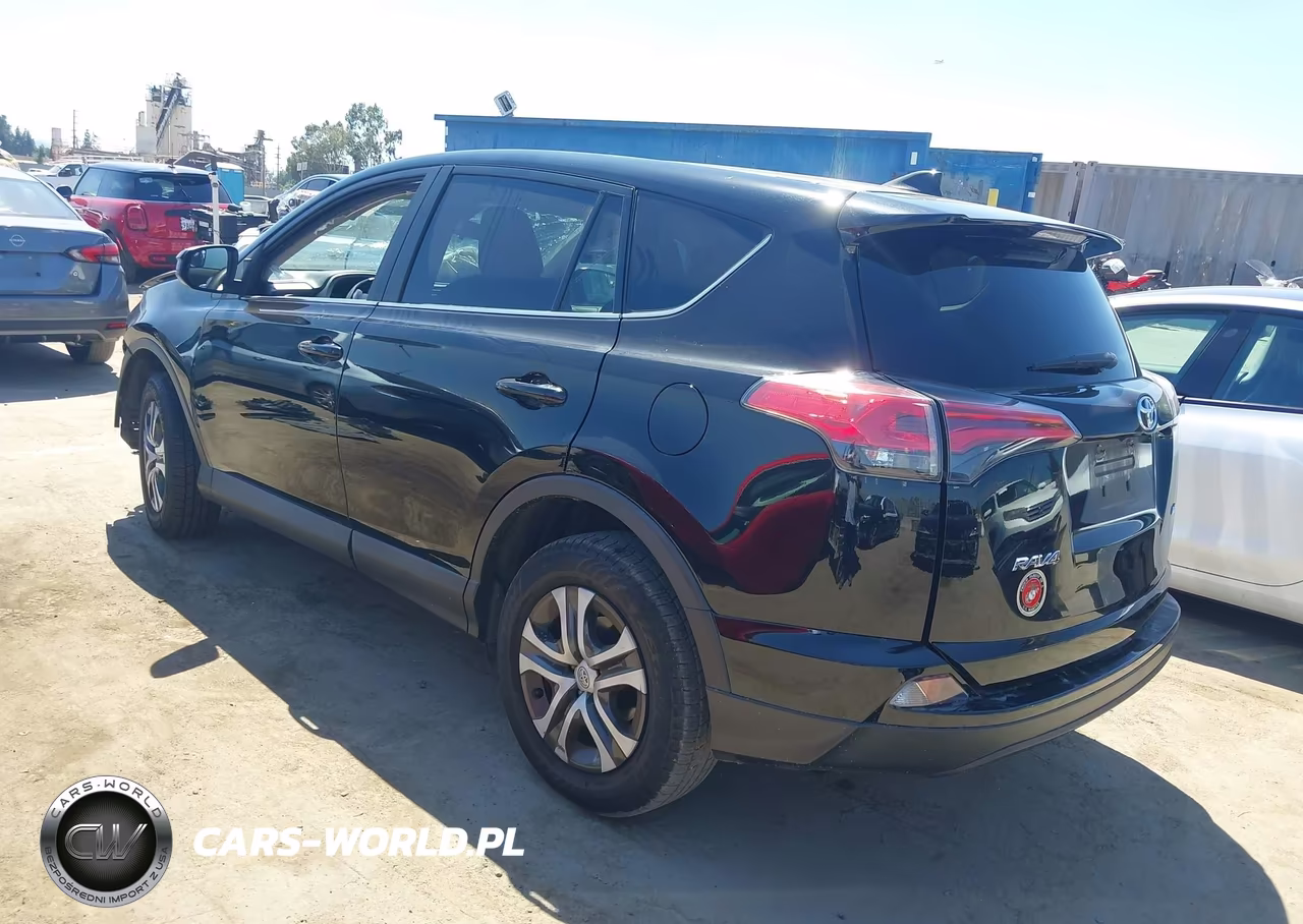 2018 Toyota Rav4 Le VIN:2T3ZFREV8JW435067 - 3