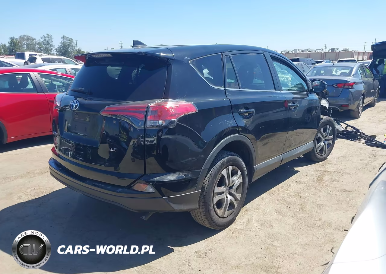 2018 Toyota Rav4 Le VIN:2T3ZFREV8JW435067 - 4