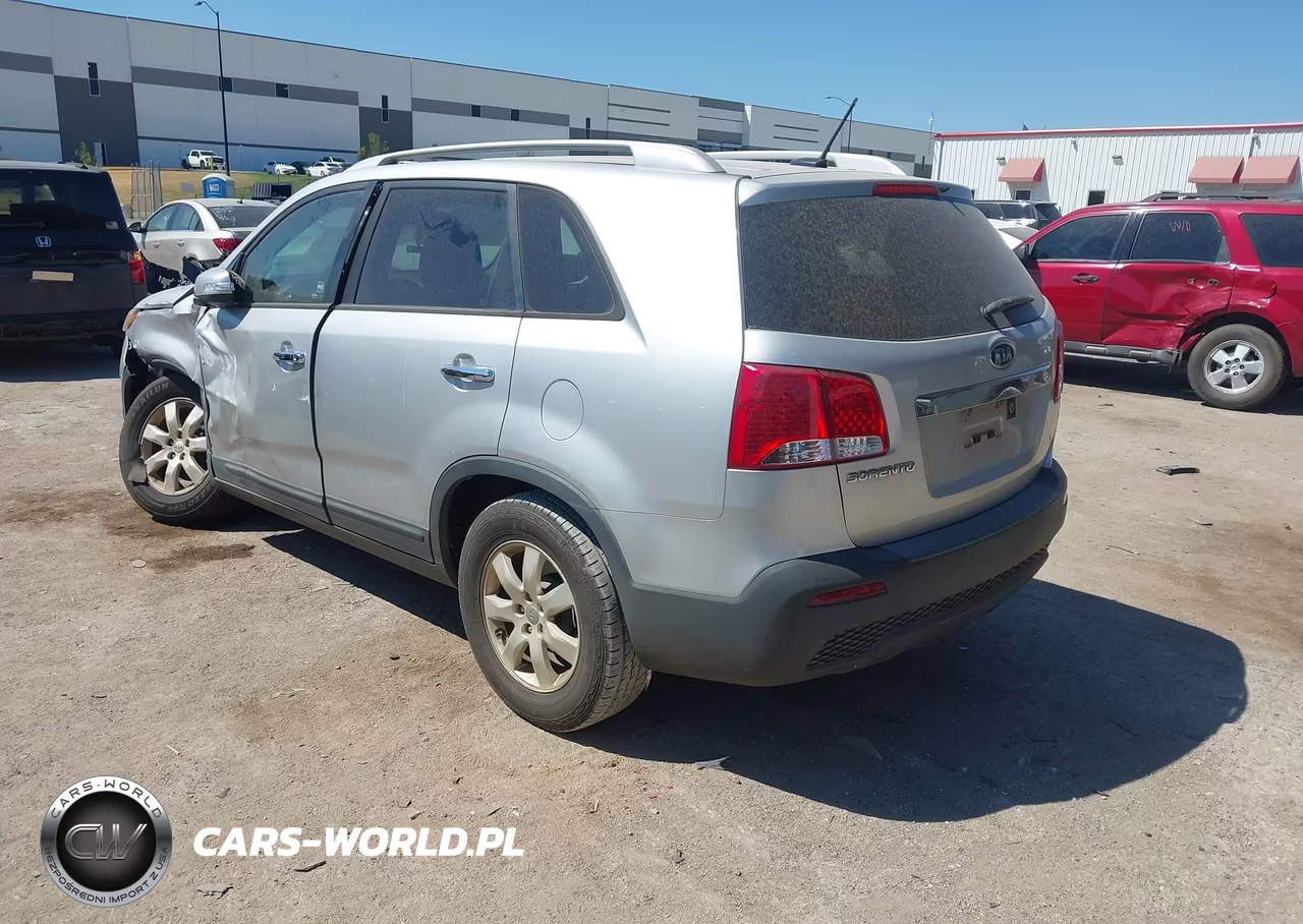 2013 Kia Sorento Lx V6 VIN:5XYKT4A27DG404453 - 3