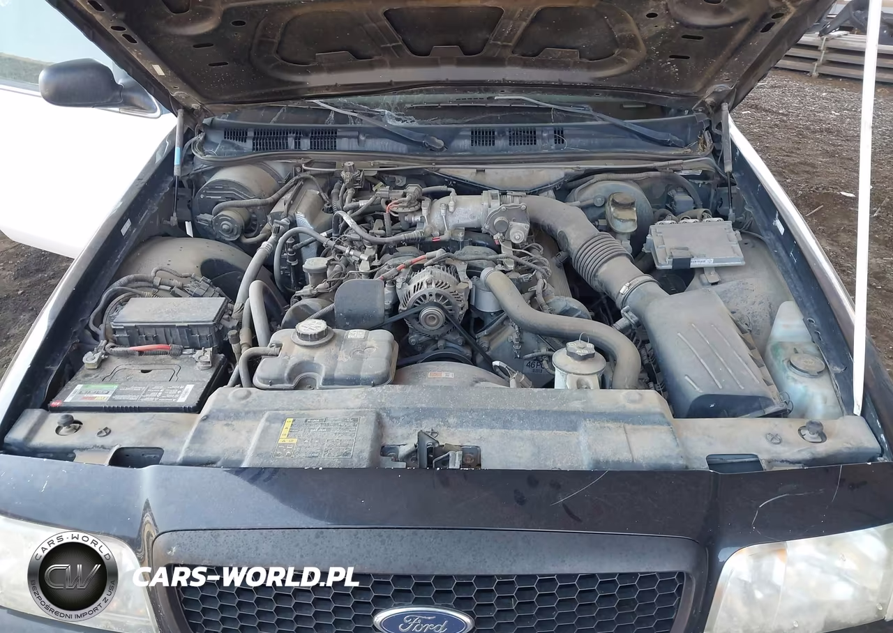 2005 Ford Crown Victoria Police VIN:2FAHP71W05X140199 - 10