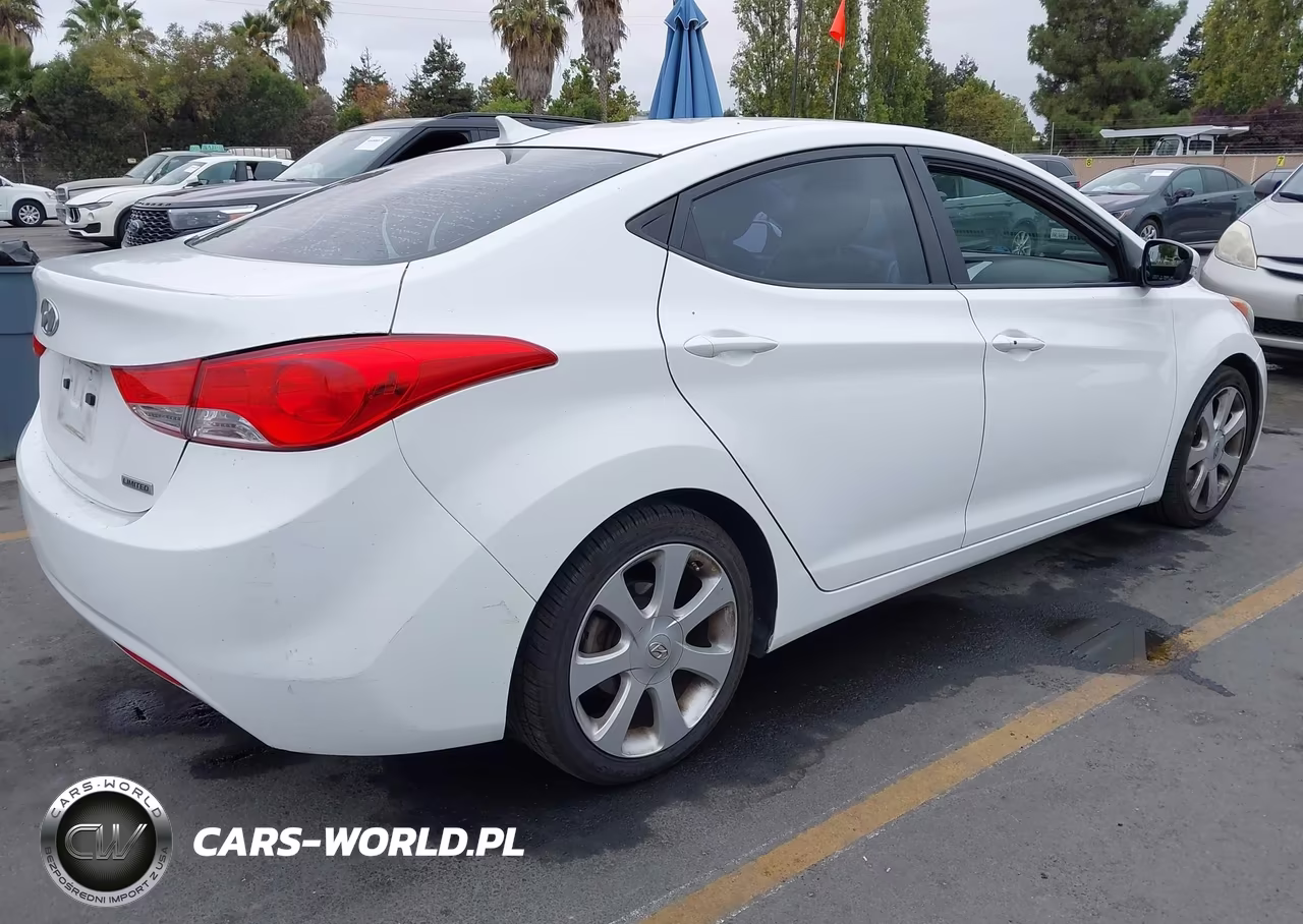 2013 Hyundai Elantra Limited VIN:5NPDH4AE4DH448875 - 4
