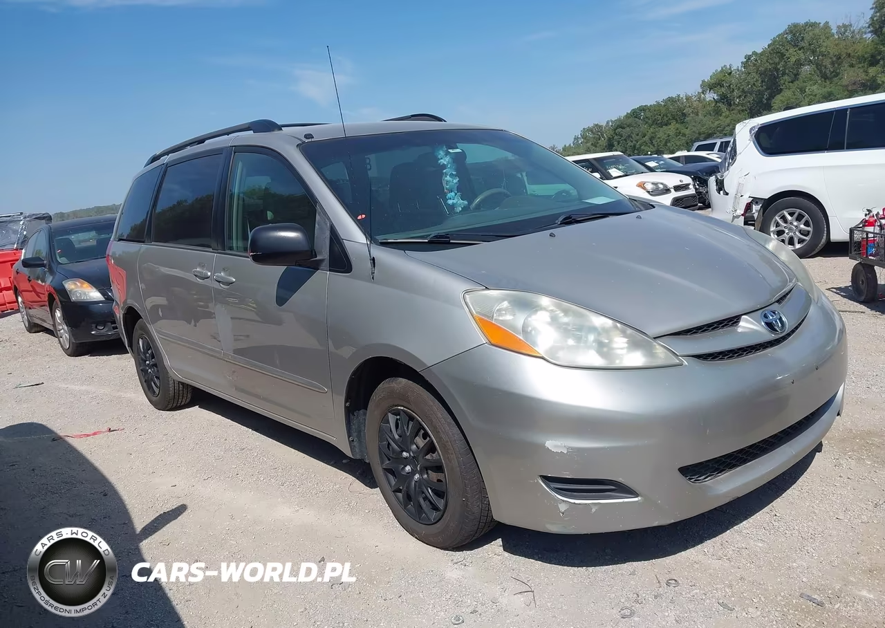 2009 Toyota Sienna Le – zdjęcie 1 z 11