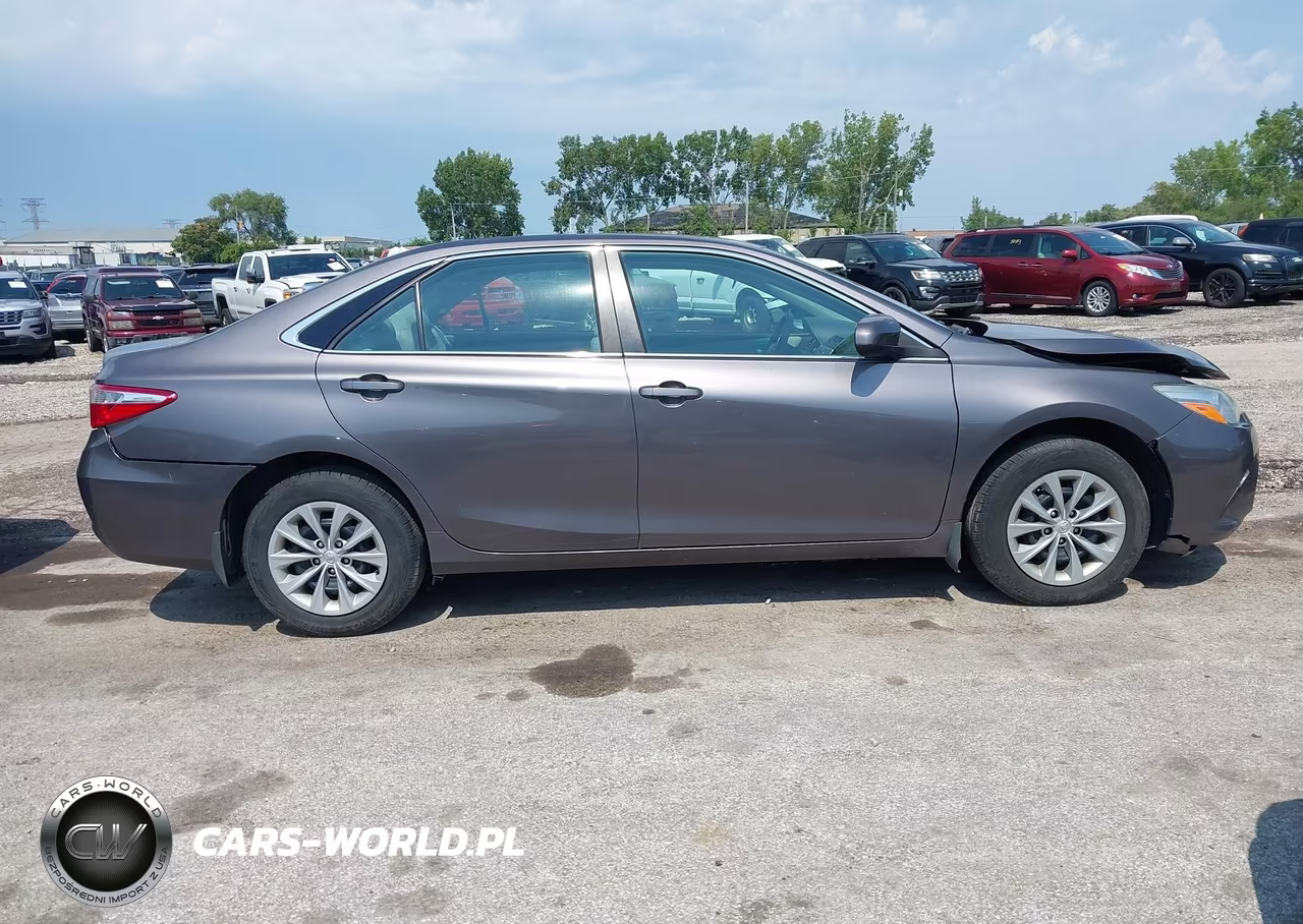 2015 Toyota Camry Le VIN:4T1BF1FK4FU482233 - 13