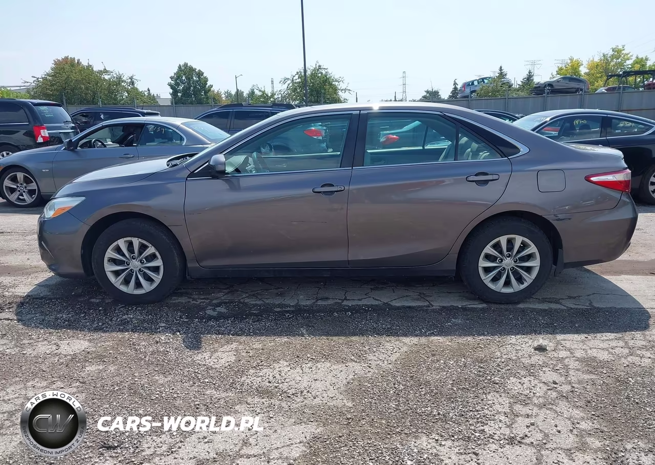 2015 Toyota Camry Le VIN:4T1BF1FK4FU482233 - 14