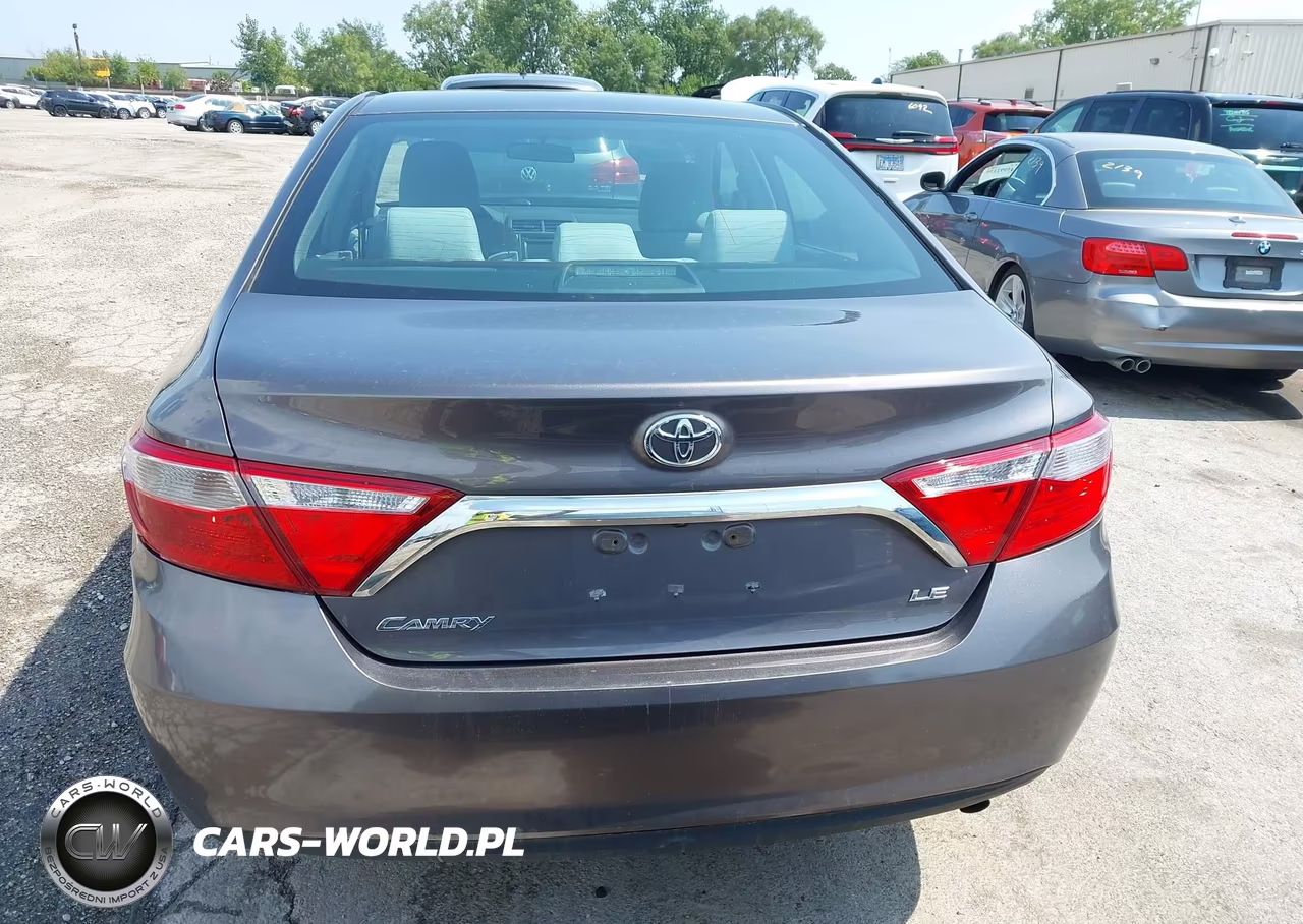 2015 Toyota Camry Le VIN:4T1BF1FK4FU482233 - 16