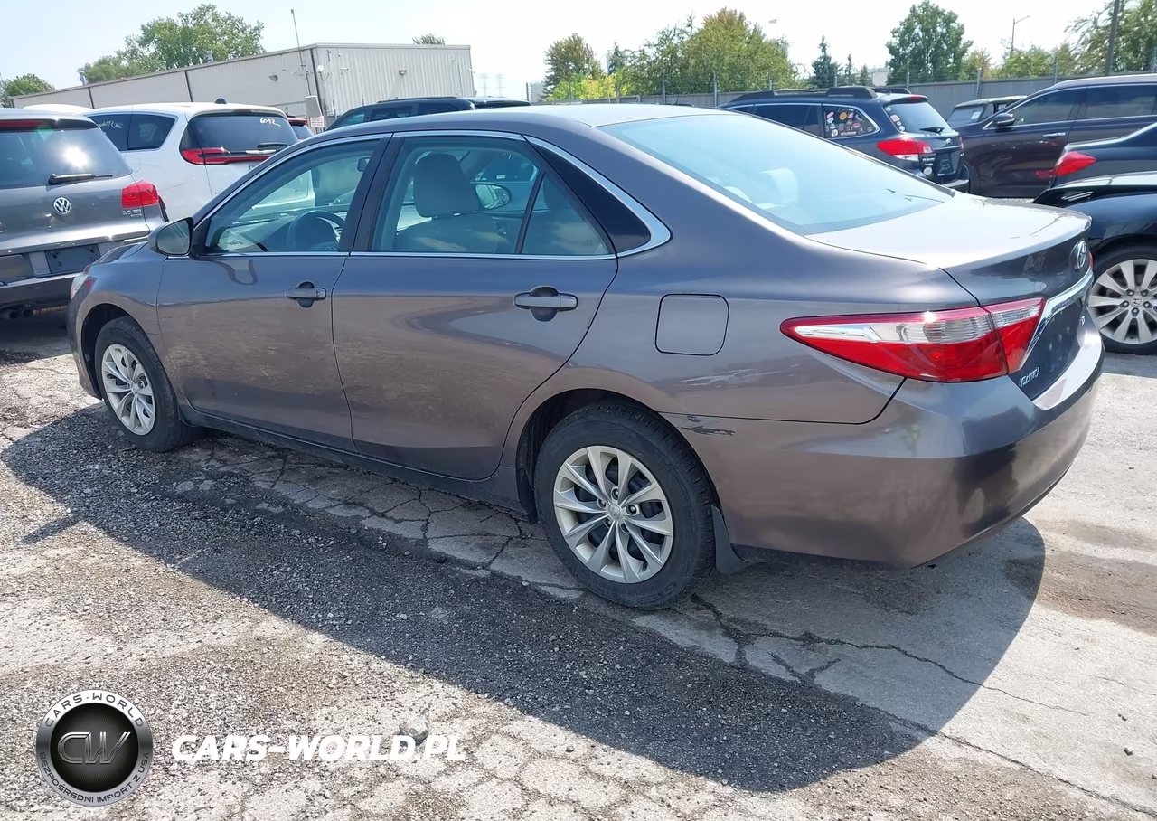 2015 Toyota Camry Le VIN:4T1BF1FK4FU482233 - 3