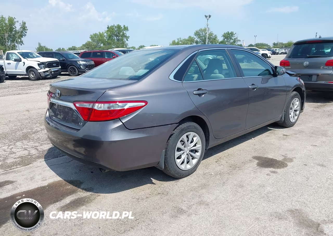 2015 Toyota Camry Le VIN:4T1BF1FK4FU482233 - 4