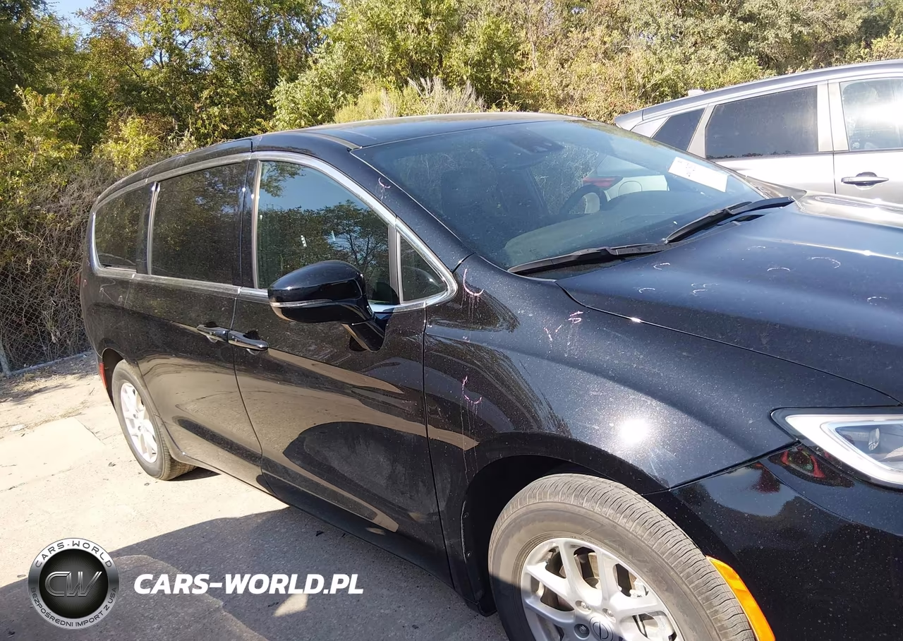 2025 Chrysler Pacifica Select VIN:2C4RC1BG6SR584136 - 13