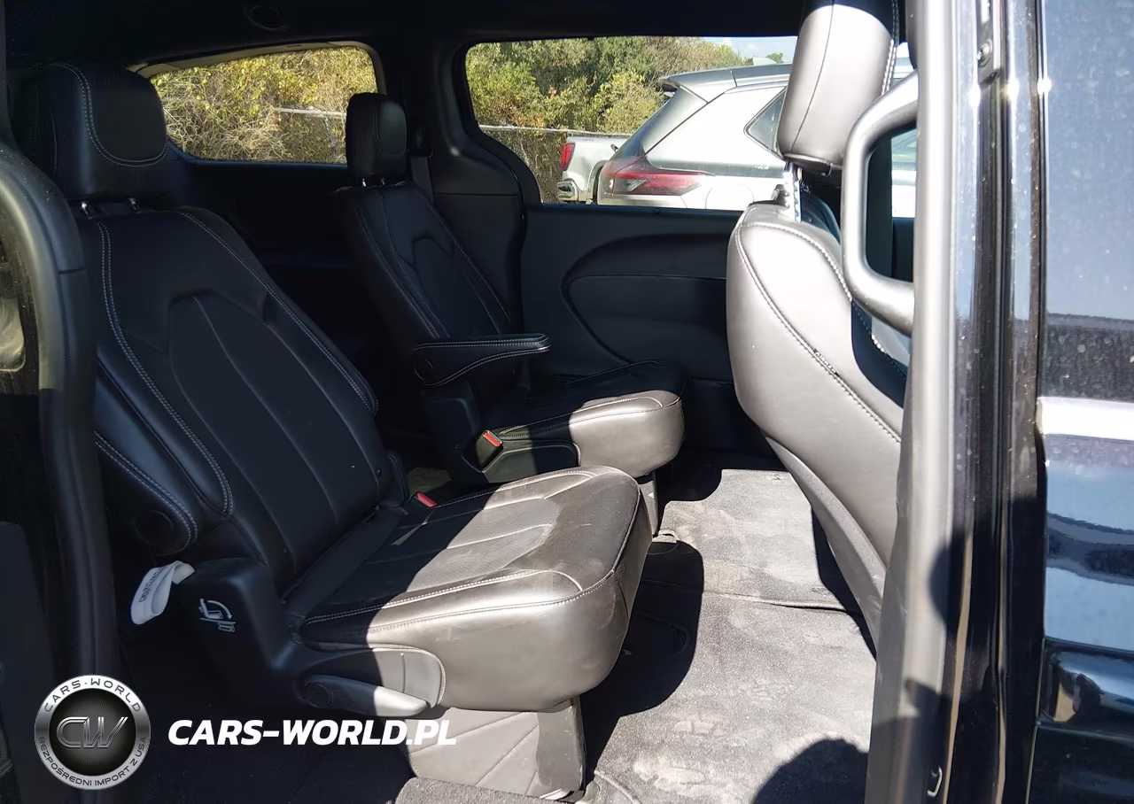 2025 Chrysler Pacifica Select VIN:2C4RC1BG6SR584136 - 8