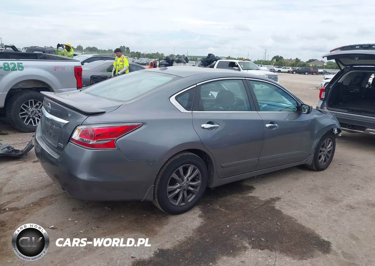 2015 Nissan Altima 2.5 S VIN:1N4AL3AP2FN906791 - 4