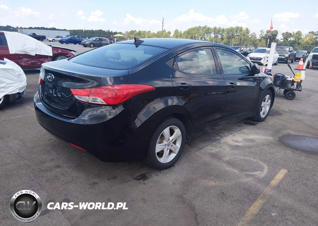 2013 Hyundai Elantra Gls VIN:KMHDH4AE6DU999987 - 4
