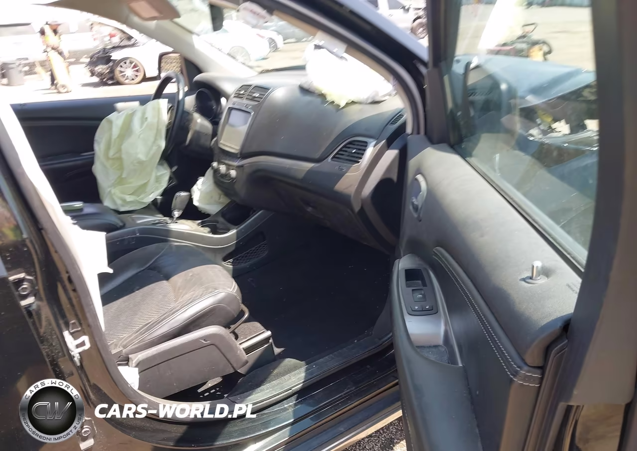2020 Dodge Journey Crossroad VIN:3C4PDCGB7LT268790 - 5