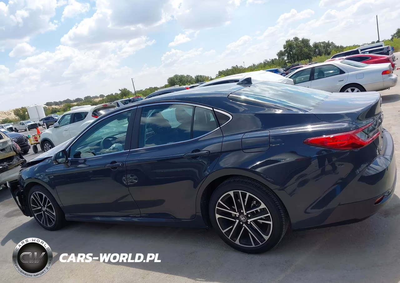 2026 Toyota Camry Xle VIN:4T1DAACK7TU760971 - 14