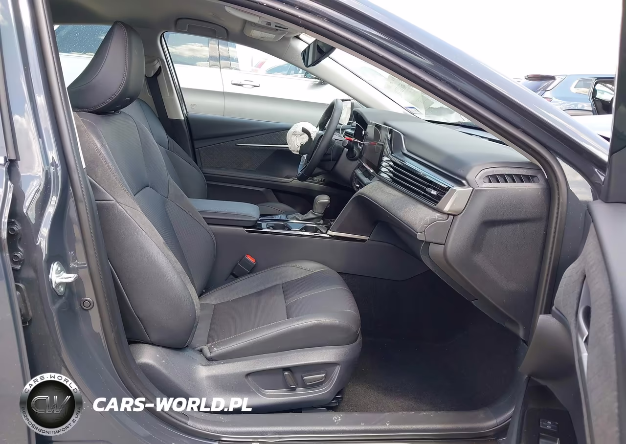 2026 Toyota Camry Xle VIN:4T1DAACK7TU760971 - 5